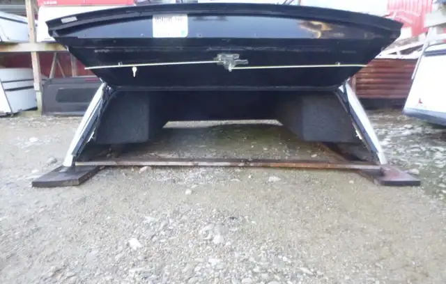 2019 - 2025 Chevrolet Silverado 1500 6'6 GAN Blade Silver Metall in Other Parts & Accessories in Kitchener / Waterloo - Image 4