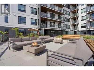 In Kelowna South, Alma puts Okanagan Lake and the best of Pandosy Village within a short walk from h...