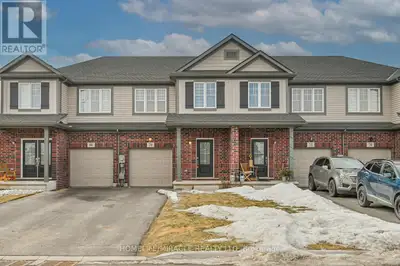 Introducing a stunning 3-bedroom + loft, freehold townhome, with no condo fees and ample parking! Th...