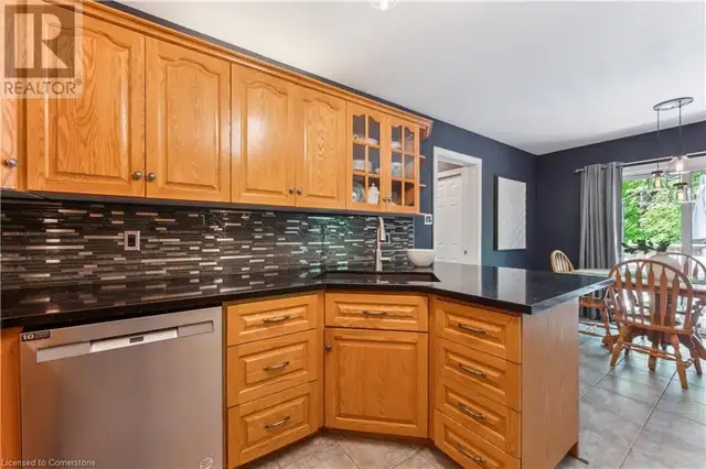 35 DAYMAN Court Kitchener, Ontario in Houses for Sale in Kitchener / Waterloo - Image 17