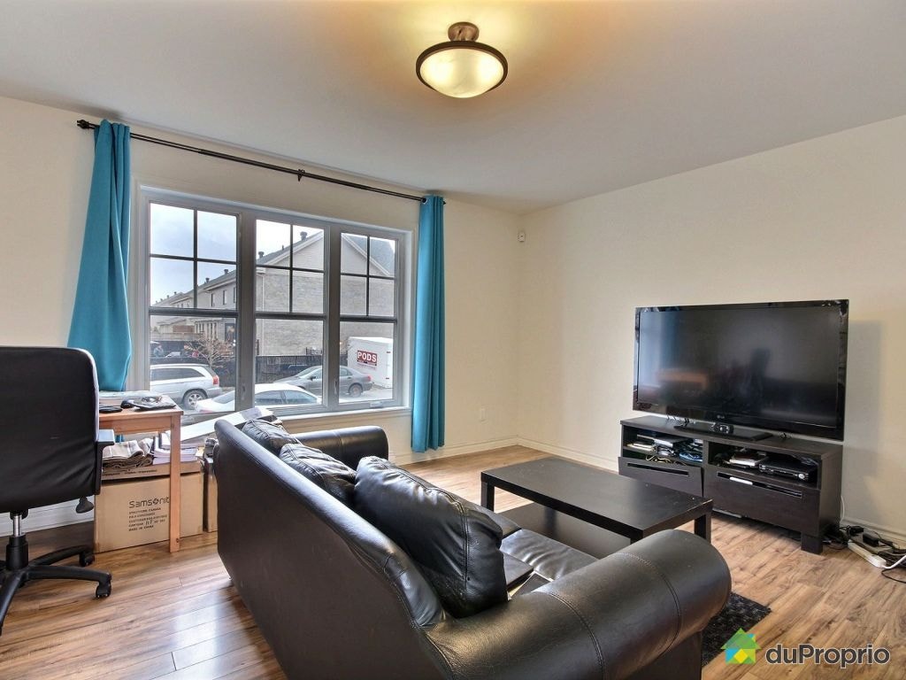 $897,600 - Duplex for sale in Longueuil (St-Hubert) — photo 2