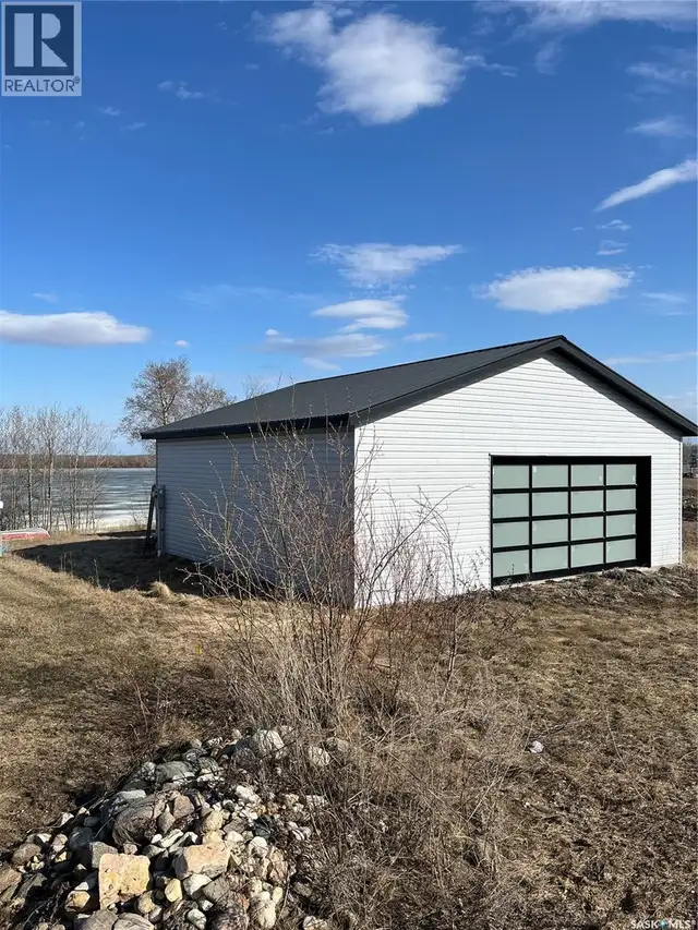 Dixon Lake Waterfront Invergordon Rm No. 430, Saskatchewan in Houses for Sale in Prince Albert - Image 3