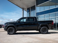 Welcome to 400 Chrysler Dodge Jeep Ram. 3.0L I-6 twin turbo engine - Advanced infotainment system -... (image 4)
