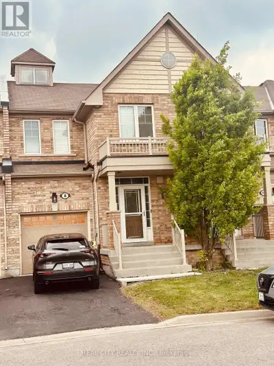 This is a bed room with a washroom for lease(ALL INCLUSIVE WITH UTILITIES), the tenant will have acc...