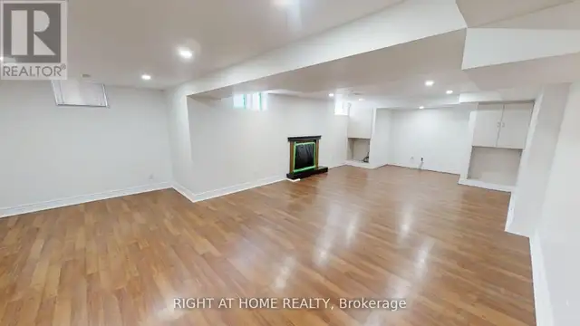 (LOWER) 31 NORTHGATE CRESCENT E Richmond Hill (Bayview Hill), On in Long Term Rentals in Markham / York Region - Image 2