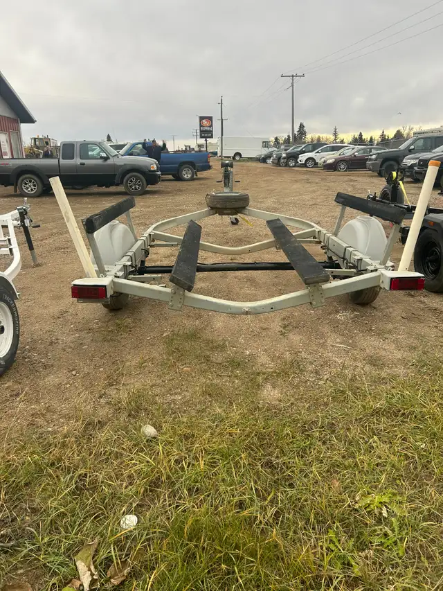 2001 EZ Loader 16' Boat Trailer in Powerboats & Motorboats in Prince Albert - Image 7