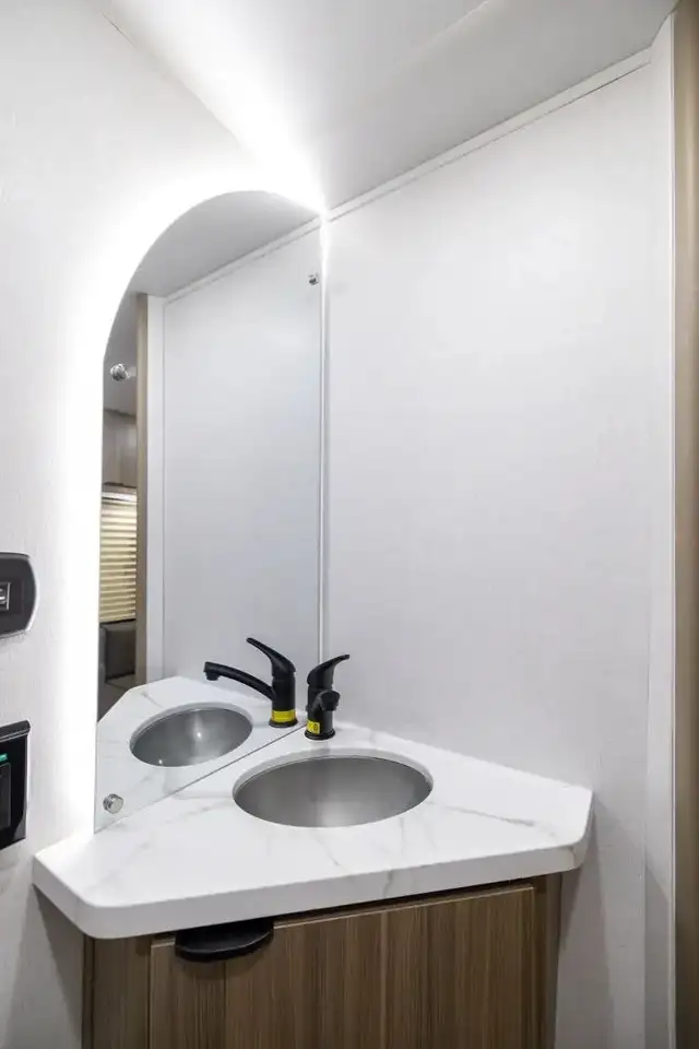 2026 FOREST RIVER SALEM 174DBLE in Travel Trailers & Campers in Regina - Image 4