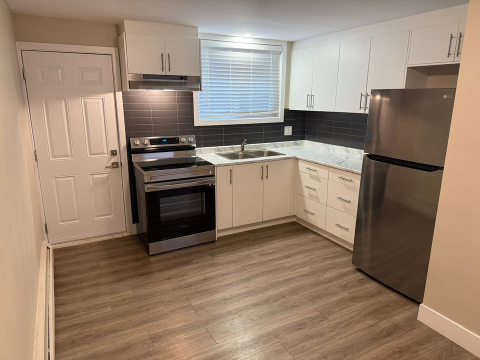 Charming 2-Bedroom Suite In VERY Quiet Neighbhorhood 3