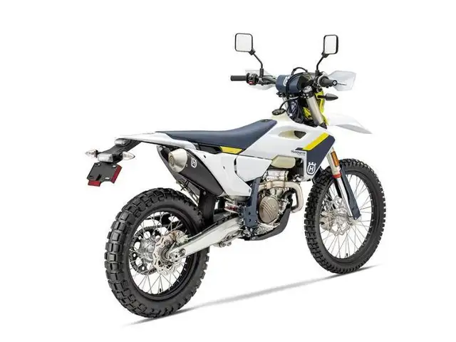 2025 Husqvarna FE 350s in Street, Cruisers & Choppers in Sherbrooke - Image 4