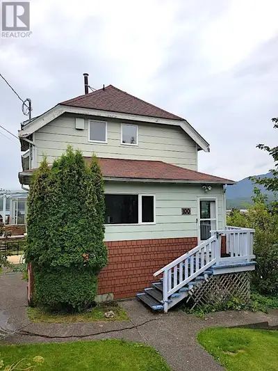 * PREC - Personal Real Estate Corporation. Welcome to 4th West! This 4 bed 2 bath character home cou...