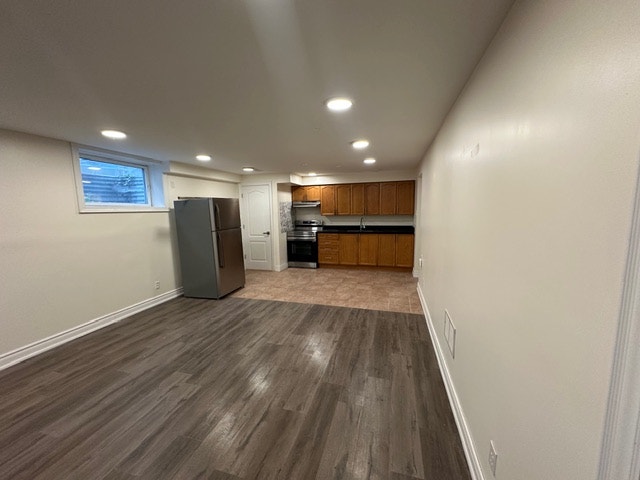 Barrie, legal lower level, 2 bedroom, 1 parking 4