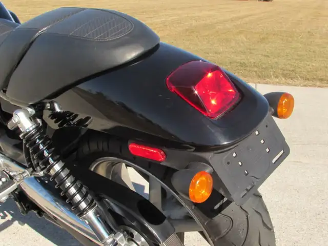 2006 Harley-Davidson VRSC R Street Rod in Street, Cruisers & Choppers in Leamington - Image 19