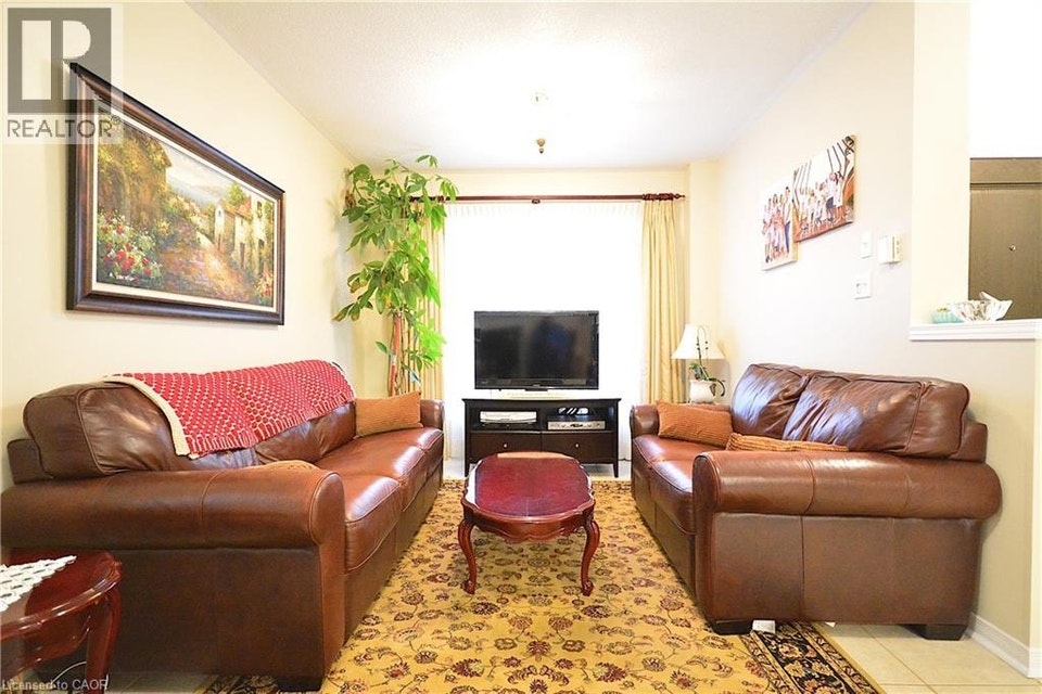 2131 STILLMEADOW Road Oakville, Ontario 3