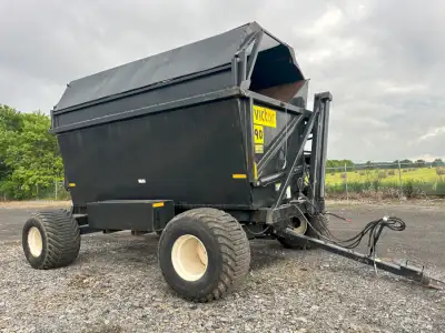VICTOR 90 HIGH DUMP FORAGE WAGON STOCK # RC090 ROOF SIDE WEIGHT KIT 700/50-22.5 FLOTATION TIRES This...