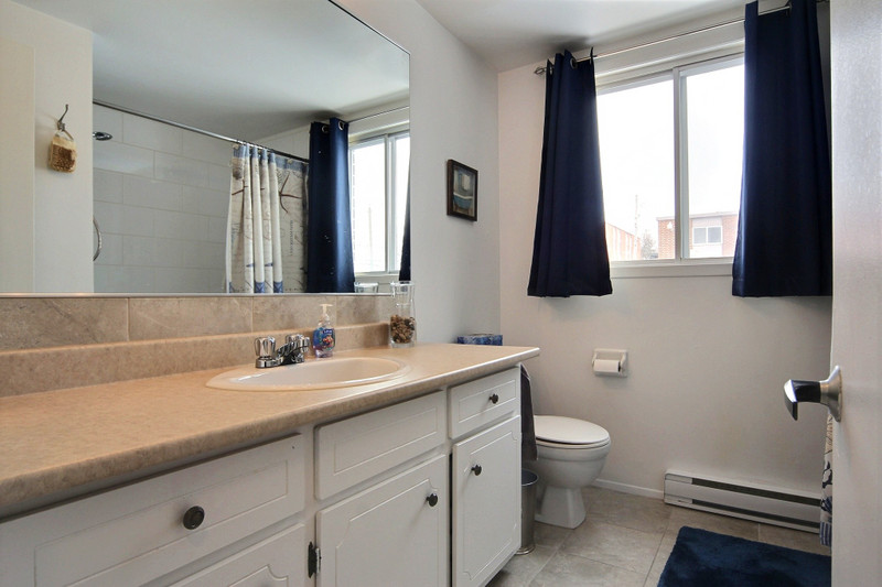 4 1/2 au 1095 rue de l'Oise au 1er étage 1er JUILLET 2024 Locations