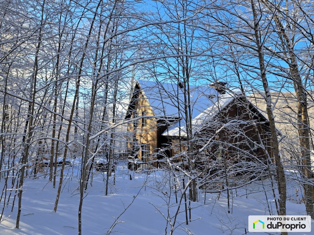 $850,000 - 2 Storey for sale in Stoneham — photo 2