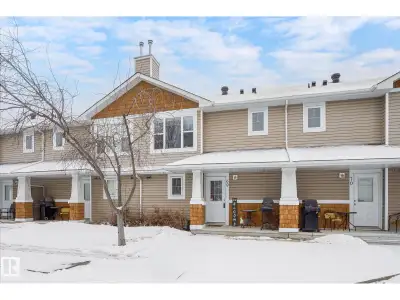 Welcome to low-maintenance living in this 18+ townhouse community in Sherwood Park! The main living...