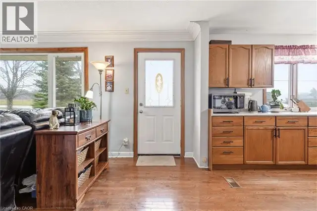 1767 CENTRE Road Carlisle, Ontario in Houses for Sale in Oakville / Halton Region - Image 11