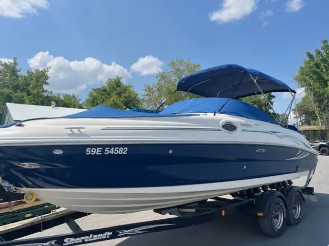 2006 Sea Ray 240 Sundeck in Powerboats & Motorboats in Trenton - Image 3