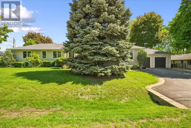 281 PINEHURST DRIVE Oakville (FD Ford), Ontario in Houses for Sale in Oakville / Halton Region - Image 3