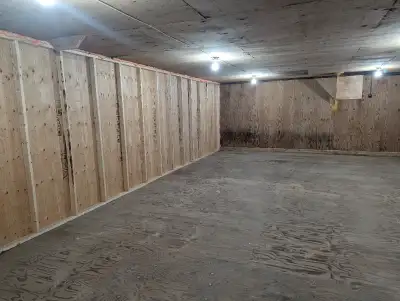 Shops of various sizes available for rent near Elmira. Heat and electricity for basic tools included...
