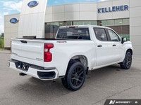 Experience the formidable capability of the 2025 Chevrolet Silverado 1500 Custom Crew Cab. Engineere... (image 4)