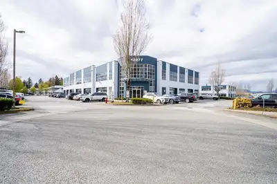 This 1000 sqft. office space within minutes away in a high-traffic corridor offers a prime opportuni...