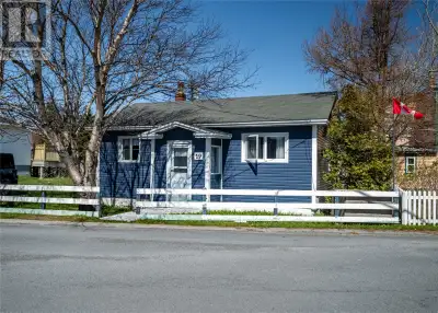 Great little cozy house in the heart of Placentia. Despite the size it has 4 bedrooms, large living...