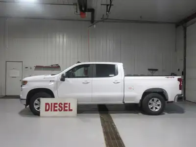 2025 Chev 1500LT Crew Cab 6'6 3.0L Duramax Diesel 4X4 Manager Demo 10 Speed Automatic A/C Tilt Wheel...