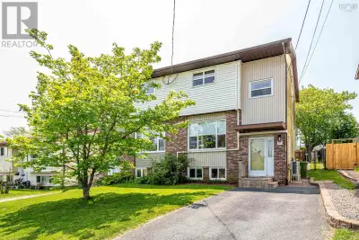 Wonderful upgraded Semi-Detached on Bus Route In Great School District In Popular Woodlawn Heights!...