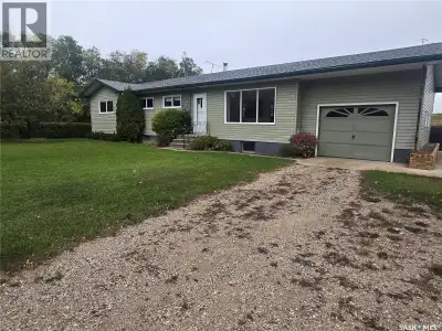 Nestled within the quiet countryside of the RM of Grayson No. 184, the Kuntz Acreage offers the perf...