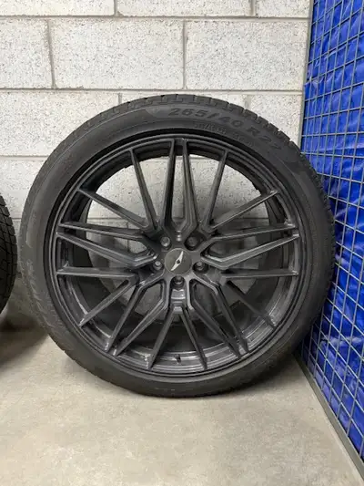 4 MAGS D'ORIGINE GENESIS GV80 3.5T PRESTIGE 22 POUCES BOLT PATTERN 5X114.3mm EN PARFAITE CONDITION A...