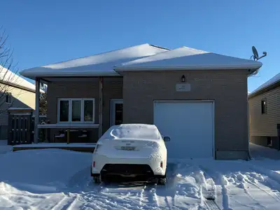 Availability: Immediately Updated 1 bed + den, 1 bath lower level unit in Bath Located close to groc...