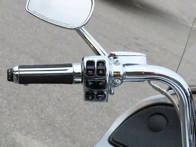 2016 Harley-Davidson FLTRUSE - CVO Road Glide Ultra in Sport Touring in Cambridge - Image 12