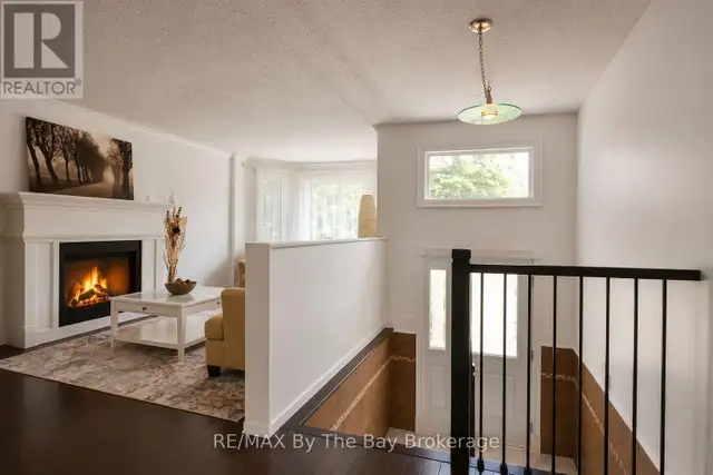 2 BIRCHMOUNT CIRCLE Wasaga Beach, Ontario in Houses for Sale in Oakville / Halton Region - Image 6