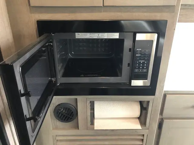 2020 Keystone RV Outback 328RL in Travel Trailers & Campers in St. Albert - Image 19