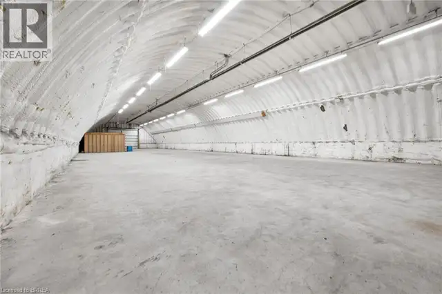 389 PARIS Road Unit# C Brantford, Ontario in Commercial & Office Space for Rent in Brantford - Image 7