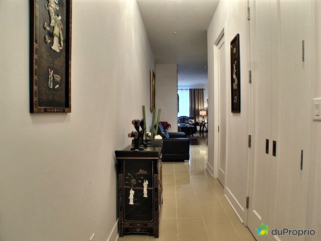 $889,000 - Condominium in Ville-Marie (downtown, old Mtl) — photo 2