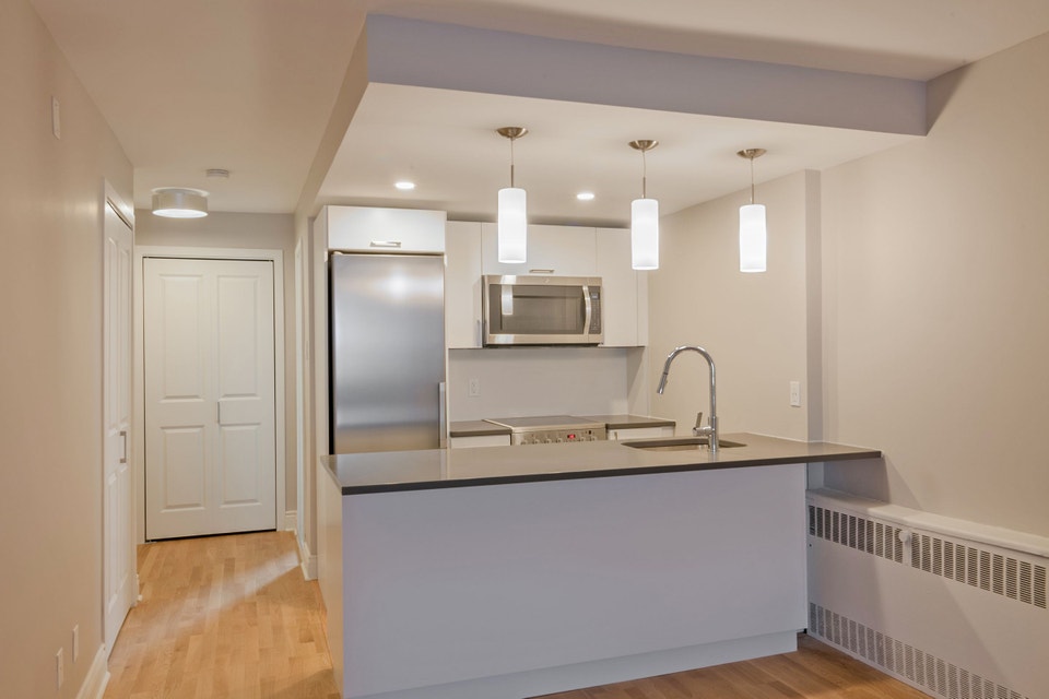 renovated studio apartment near McGill - ID 3337 2
