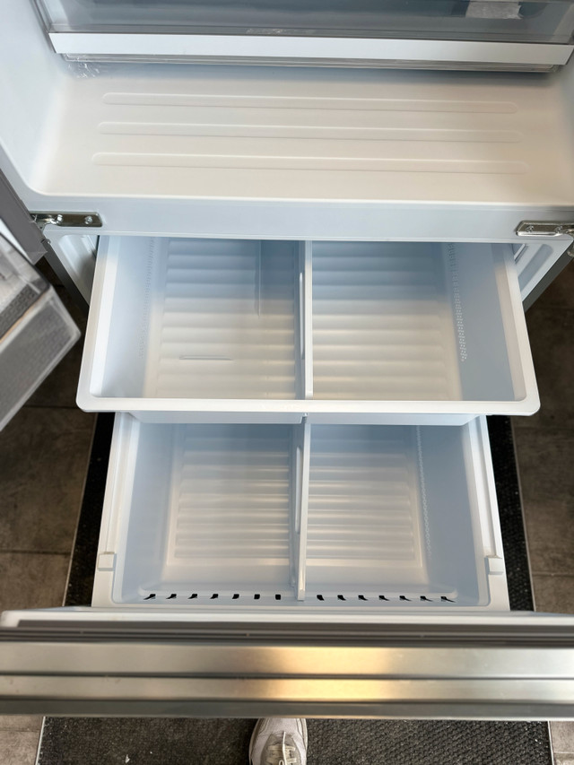 Hisense 20.8 Cu. Ft. French Door Fridge in Refrigerators in Calgary - Image 4