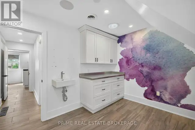 UPPER - 281 OXFORD STREET E London East (East F), Ontario in Commercial & Office Space for Rent in London - Image 8