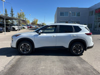 2025 NISSAN ROGUE SV MOONROOF - AWD - ONE OWNER - NO ACCIDENTS FEATURES INCLUDE - - Cloth Interior -... (image 8)