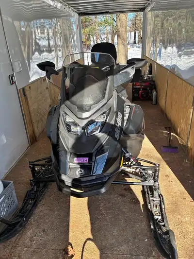 APPLY NOW: https://www.ridecollective.ca/get-pre-approved 2024 SKI-DOO GRAND TOURING LE 900 R Powerf...