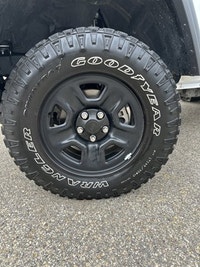 This Jeep Wrangler Sport 4x4 6 Speed Manual delivers a Regular Unleaded V-6 3.6 L/220 engine powerin... (image 6)