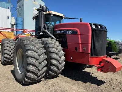 Versatile 485, 800 duals, powershift, Outback GPS, 4812 hours, paint shows fading but the tractor ha...