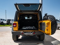Welcome to 400 Chrysler Dodge Jeep Ram. Powerful 3.6L V-6 engine - Rugged 4x4 capability - Distincti... (image 7)