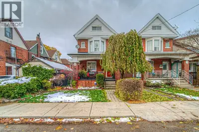 Welcome to the multiple trillium award winner. 81 Beechwood is a meticulously well-cared-for 2.5 sto...