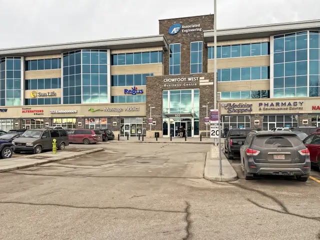 Office space for rent for 1 person in Crowfoot Centre Calgary in Commercial & Office Space for Rent in Calgary - Image 3