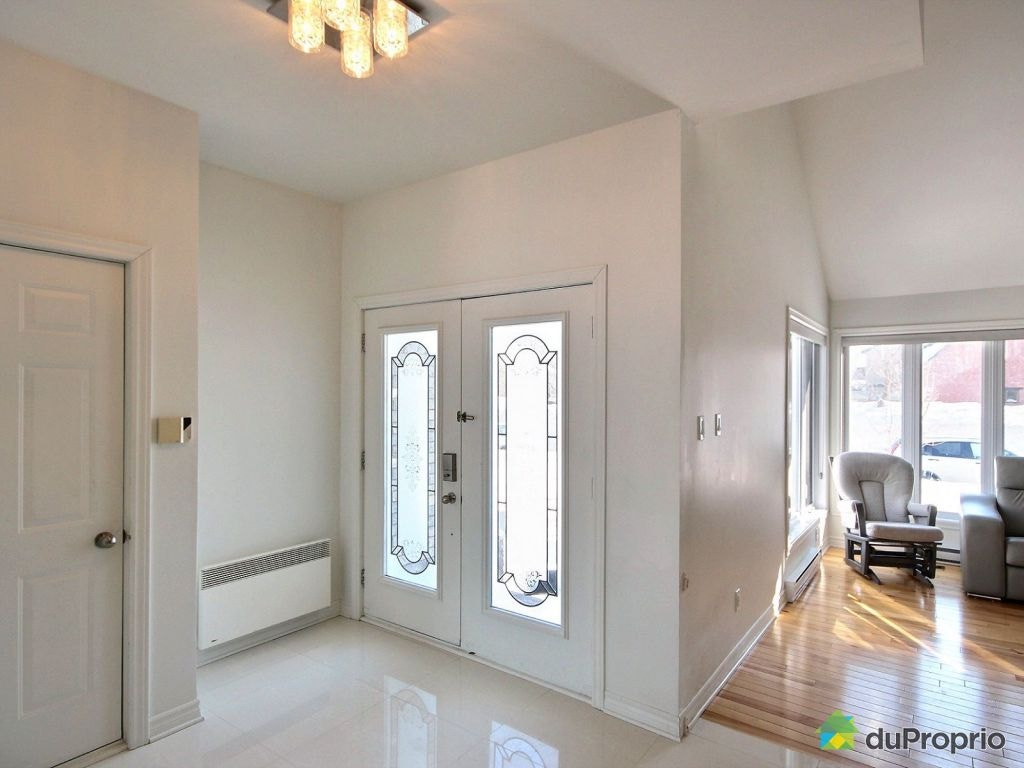 $850,000 - 1 1/2 Storey for sale in Ste-Therese — photo 2