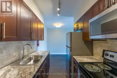 303 - 326 HUNTER STREET E Hamilton (Stinson), Ontario